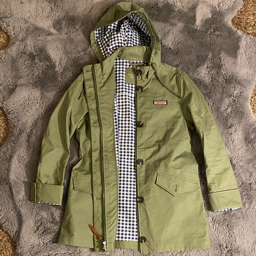 Women’s vineyard vines rain jacket